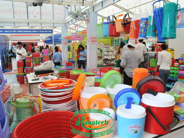 Cua đồng tươi rói nhập chợ sáng sớm.
